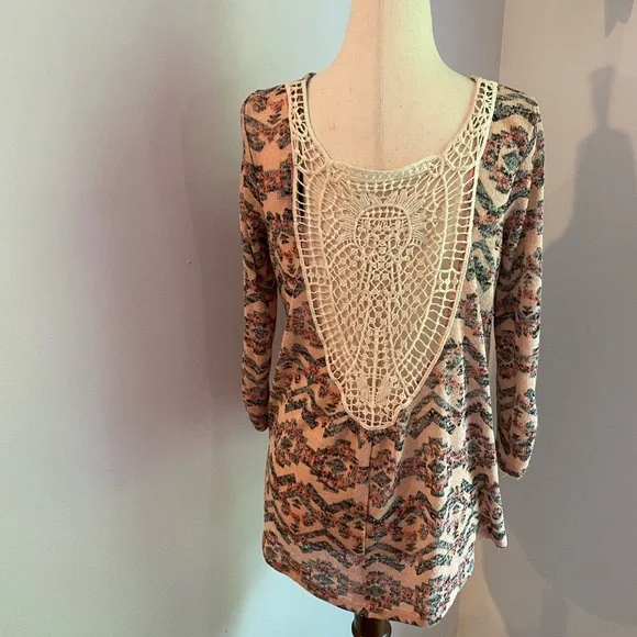 Almost Famous Womens size small pink knit lace back top - Picture 1 of 6